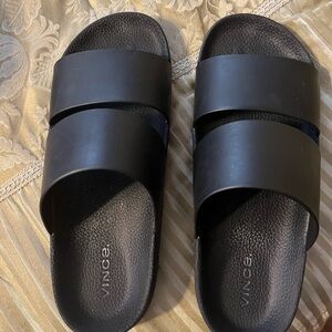 Vince Classic Black Slides